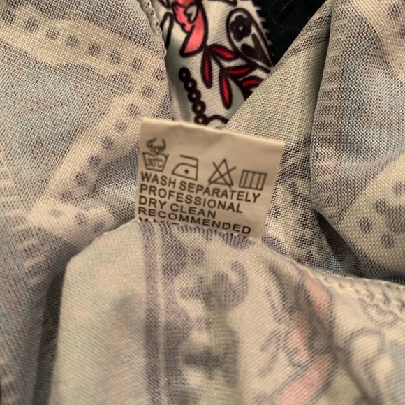 💙 Stretchy Self-Tie Halter Crop Top - Picture 8 of 8